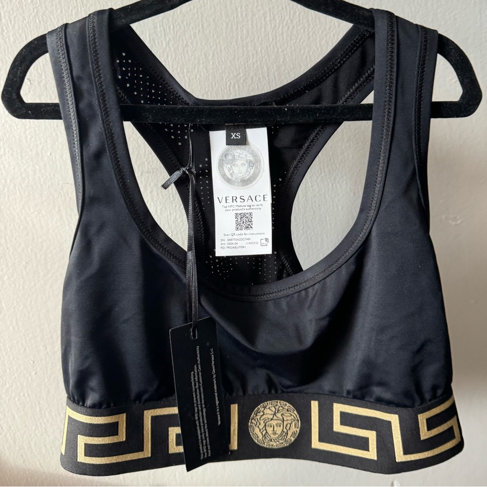 NWT GRECA BORDER GYM SPORTS BRA
